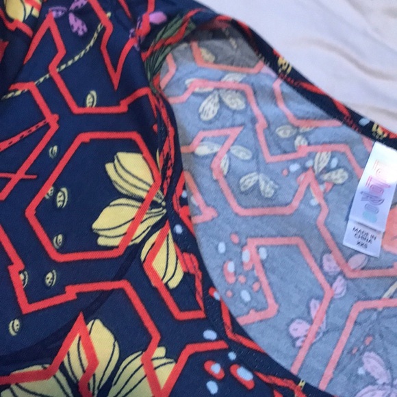 NWOT Lularoe perfect tee - Picture 2 of 4